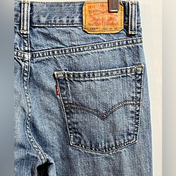 Levi's Other - Levi’s 569 jeans denim straight loose fit medium classic wash
